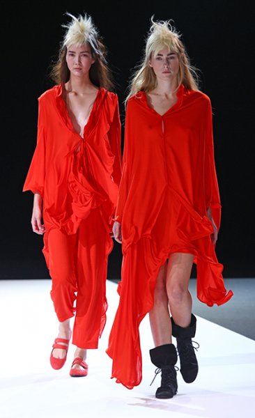 DÉFILÉS Yohji Yamamoto